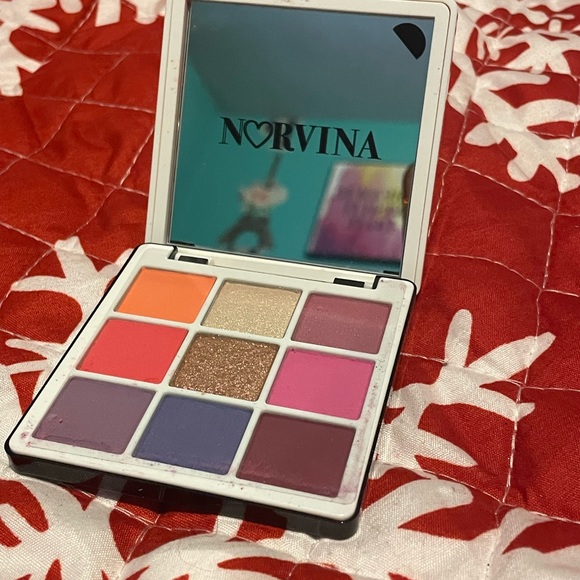 ABH mini palette!! - Picture 3 of 3